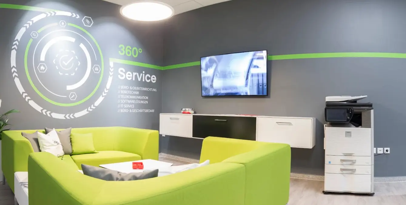 Kundenbereich Zöllner Office mit 360° Service Wand