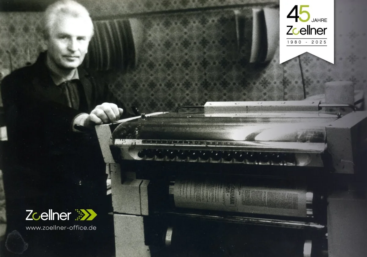 Heinz-Dieter Zöllner an einer Lichtpausmaschine, 45 Jahre Zöllner 1980 bis 2025